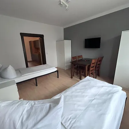 1, 2 Und 3 Monteurwohnungen In