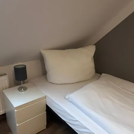 1, 2 Und 3 Monteurwohnungen In Aparthotel 3*