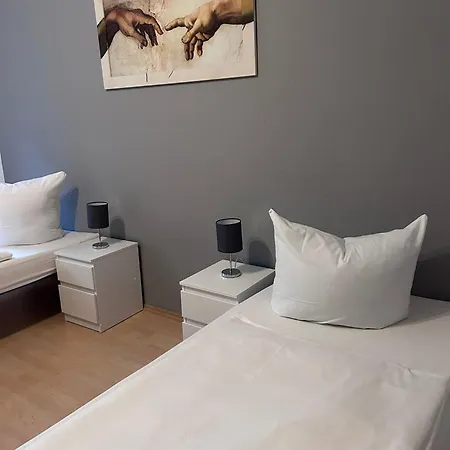 1, 2 Und 3 Monteurwohnungen In