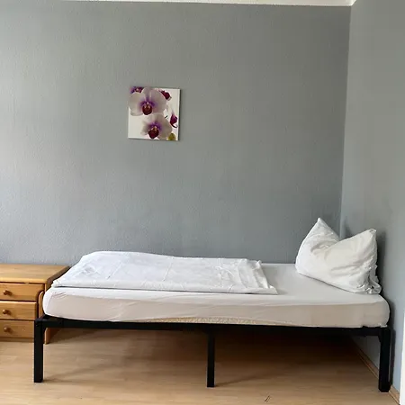 1, 2 Und 3 Monteurwohnungen In