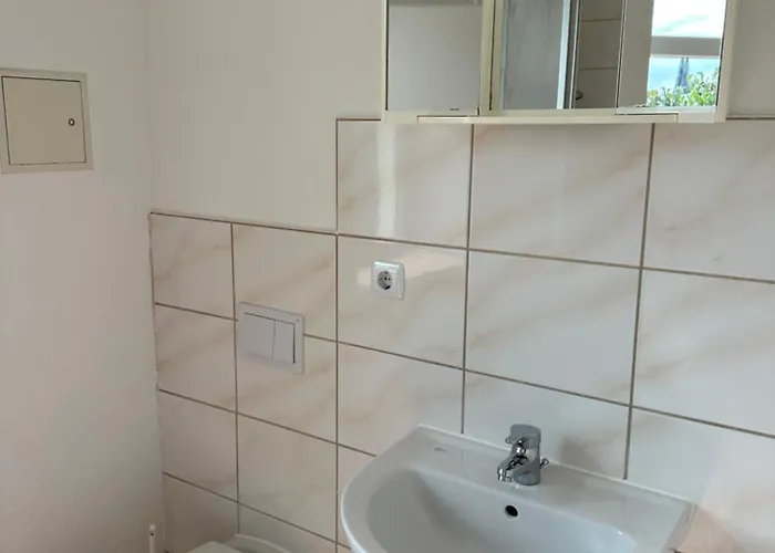 1, 2 Und 3 Monteurwohnungen In アパートホテル 3*