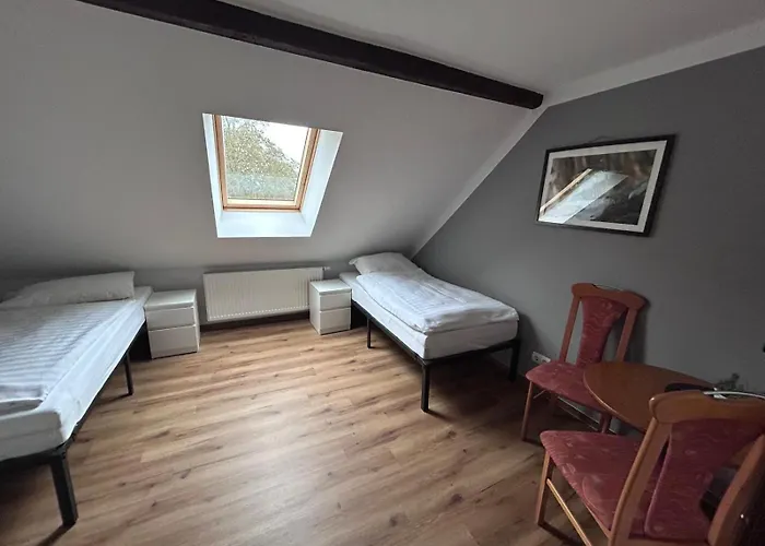 1, 2 Und 3 Monteurwohnungen In アパートホテル