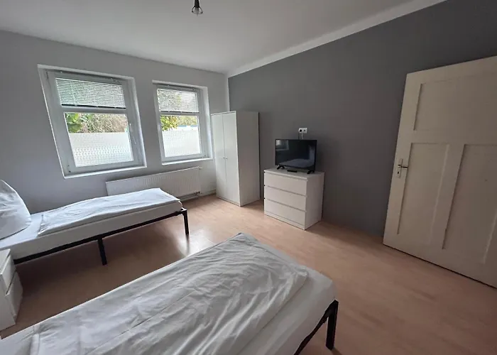 1, 2 Und 3 Monteurwohnungen In アパートホテル