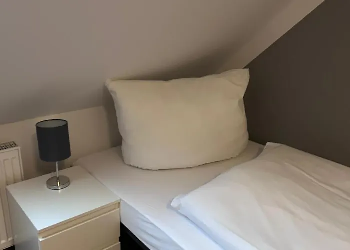 1, 2 Und 3 Monteurwohnungen In アパートホテル 3*