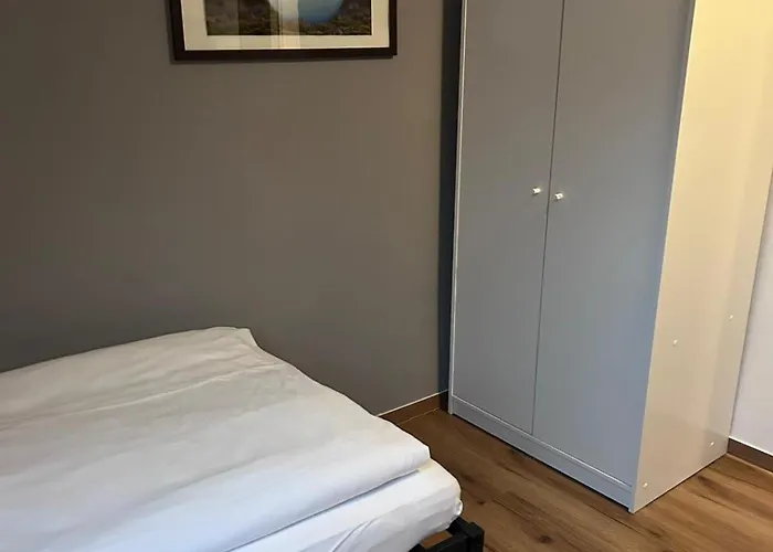 1, 2 Und 3 Monteurwohnungen In アパートホテル