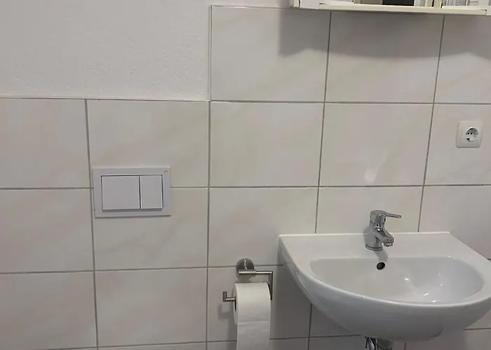 1, 2 Und 3 Monteurwohnungen In