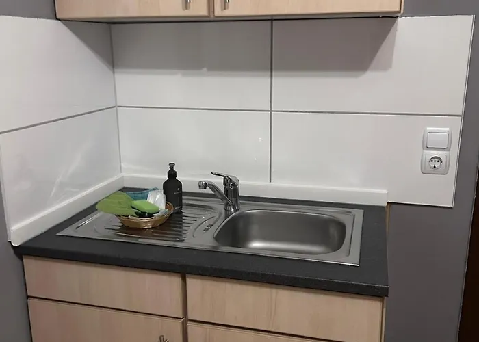 1, 2 Und 3 Monteurwohnungen In アパートホテル