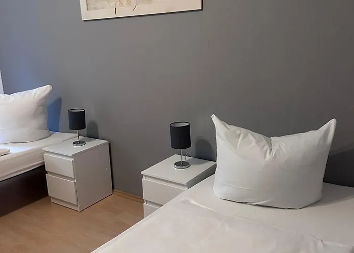 1, 2 Und 3 Monteurwohnungen In