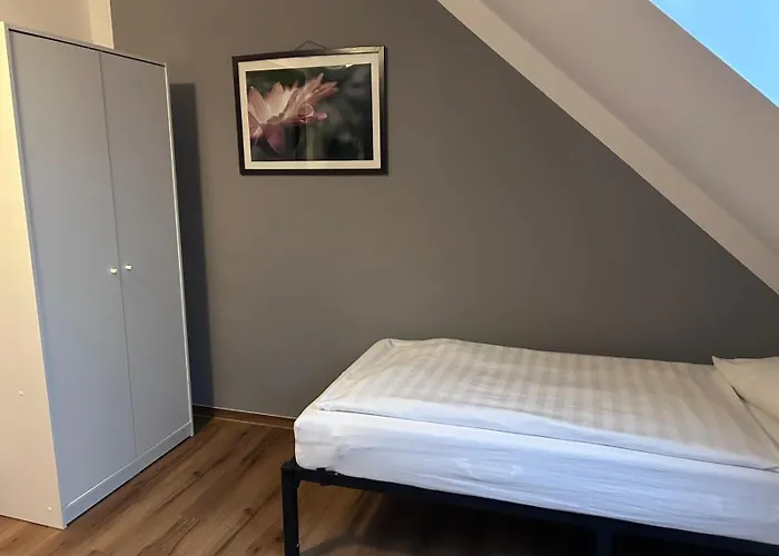 1, 2 Und 3 Monteurwohnungen In