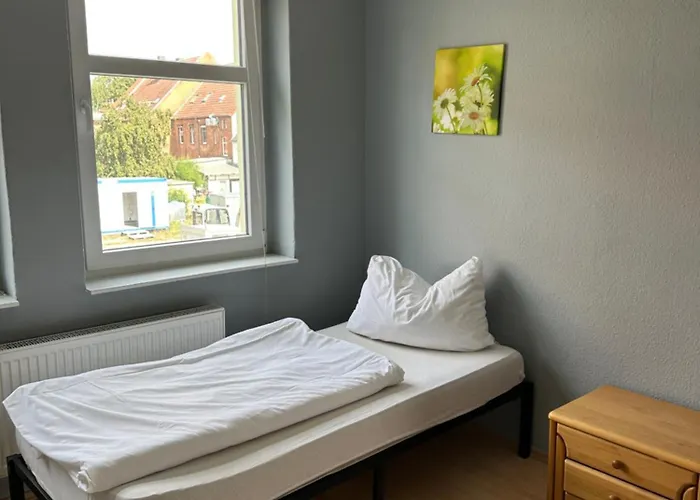 1, 2 Und 3 Monteurwohnungen In アパートホテル 3*